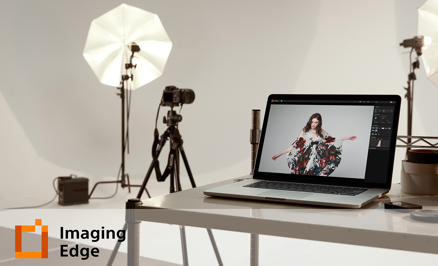 Hình ảnh tình huống của một studio có logo Imaging Edge Desktop