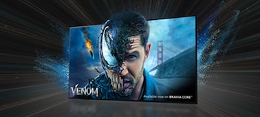 Trên nền hiệu ứng tỏa ánh sao, TV BRAVIA đang chiếu phim VENOM sẵn có trên BRAVIA CORE